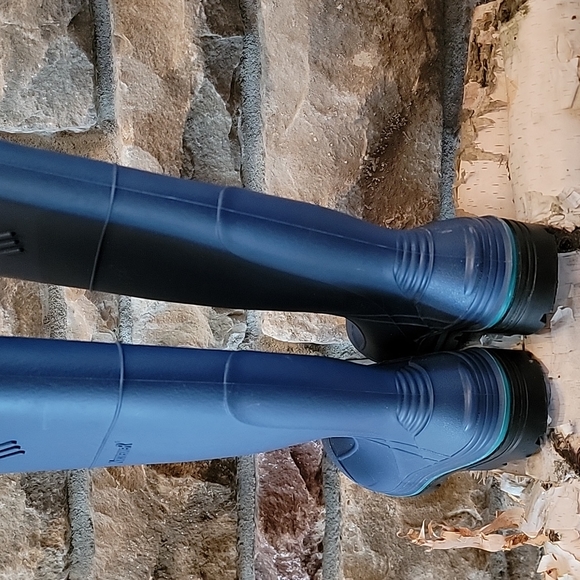 Sz 5 Northerer Rain Boots - Picture 6 of 6